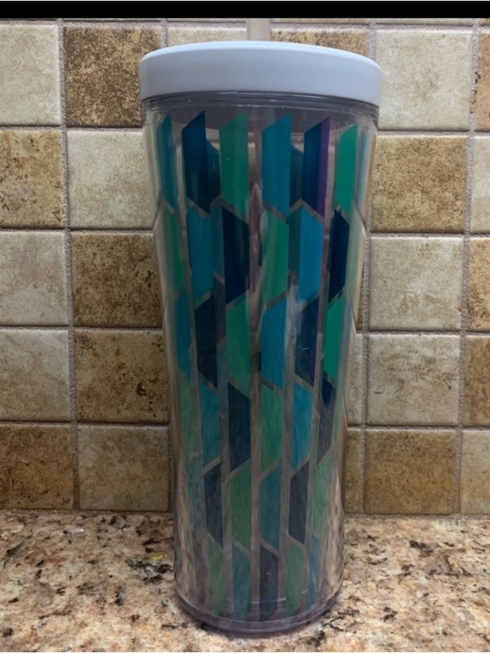 Tervis tumblers, with double-walled plastic containers for hot / cold beverages,